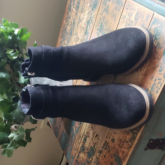 Black booties - Picture 3 of 7